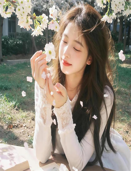 深度影评 行业资深人士深度分析《租个女友回家过年》剪辑的节奏控制与叙事技巧